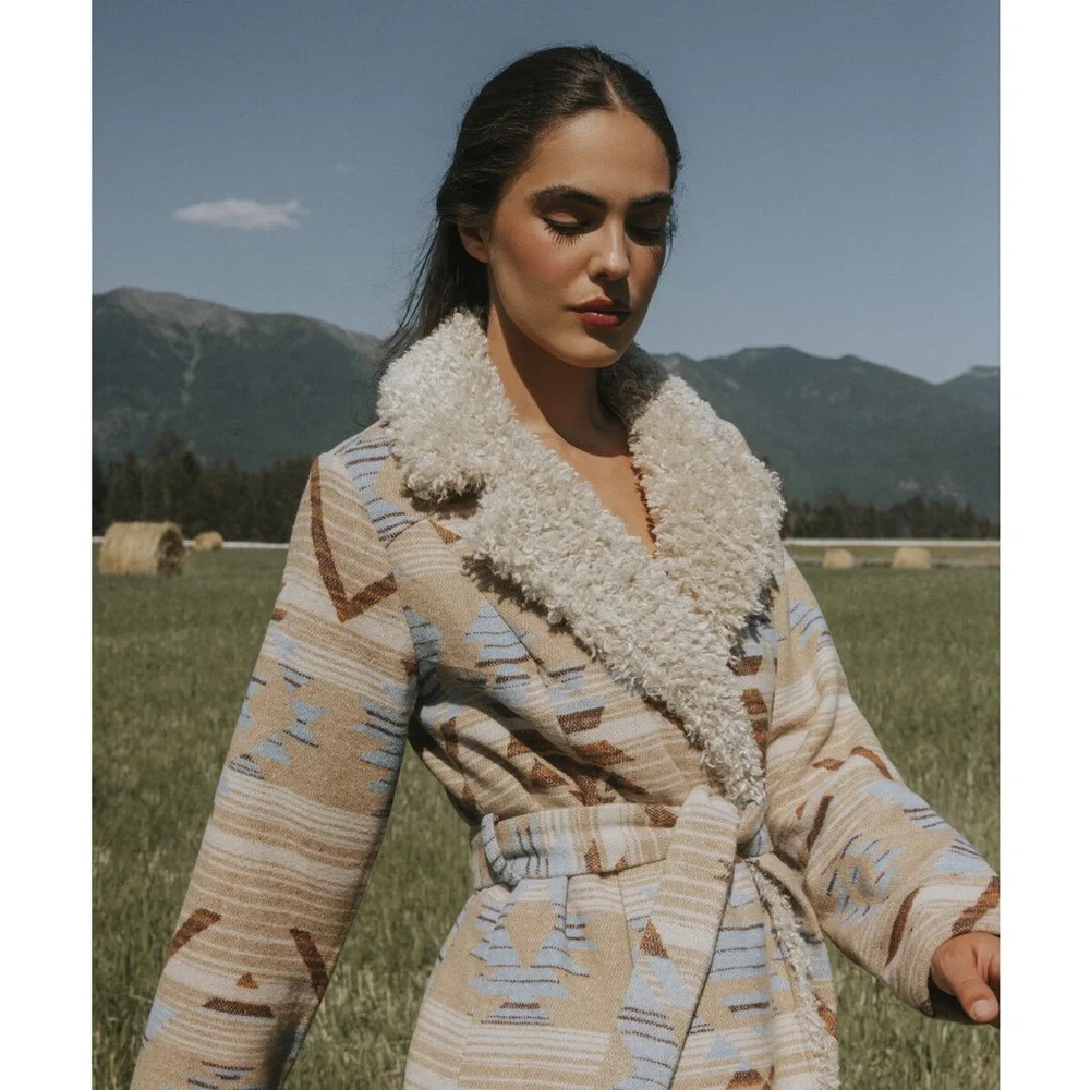 Idyllwind Women's Lynn Southwestern Print Fur Collar Shacket XS - Picture 1 of 8